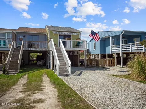 245 Sand Piper Dr, North Topsail Beach, NC 28460