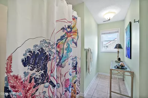 Bath - 422 Lakeview Dr, Hampstead, NC 28443 photo 6 of 6