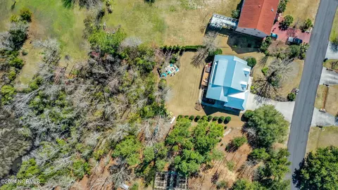 View/Area - 422 Lakeview Dr, Hampstead, NC 28443 photo 5 of 10