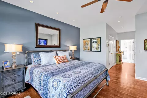 Bedroom - 422 Lakeview Dr, Hampstead, NC 28443 photo 2 of 7
