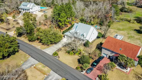 View/Area - 422 Lakeview Dr, Hampstead, NC 28443 photo 3 of 10