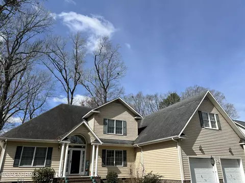 2710 Fairfax Rd, Kinston, NC 28504