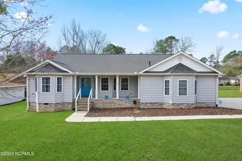 49 Fairway Dr, Shallotte, NC 28470