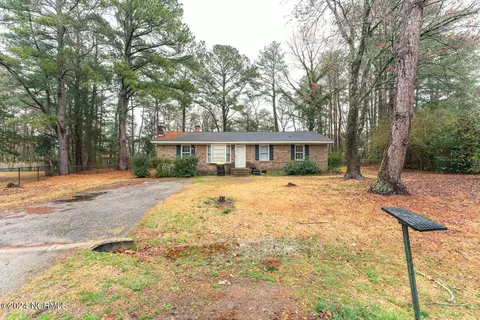2429 Hillendale Cir, Greenville, NC 27858