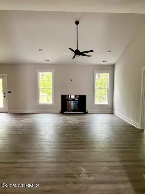 698 Poppleton Dr, Hampstead, NC 28443 photo 3