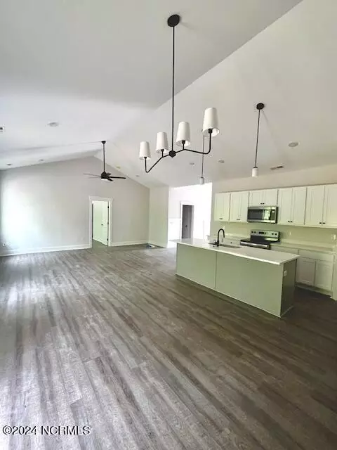 698 Poppleton Dr, Hampstead, NC 28443 photo 6