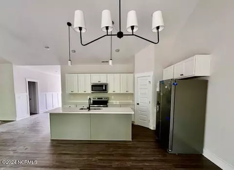 698 Poppleton Dr, Hampstead, NC 28443 photo 5