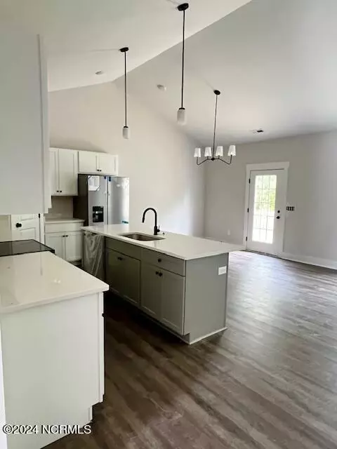 698 Poppleton Dr, Hampstead, NC 28443 photo 8