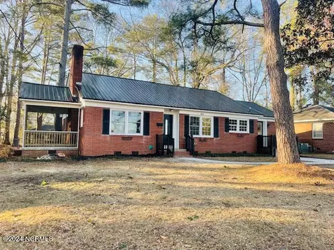 614 Darby Ave, Kinston, NC 28501