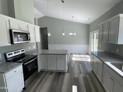 Kitchen - 3017 Condor Ct, Deep Run, NC 28525 photo 2 of 6