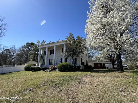 408 N King St, Windsor, NC 27983