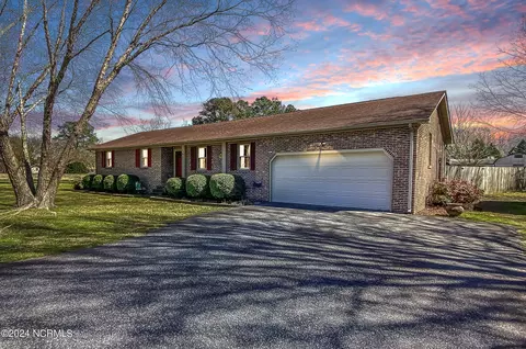 717 Gaston Dr, Hertford, NC 27944