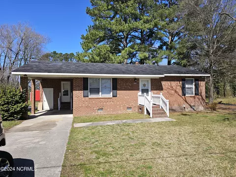 302 W Elm St, Aulander, NC 27805
