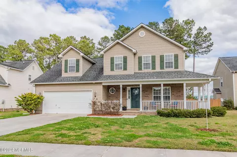 913 Savannah Dr, Jacksonville, NC 28546