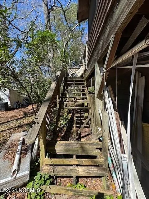 Exterior - 15 Palmetto Ln, Southern Shores, NC 27949 photo 2 of 5