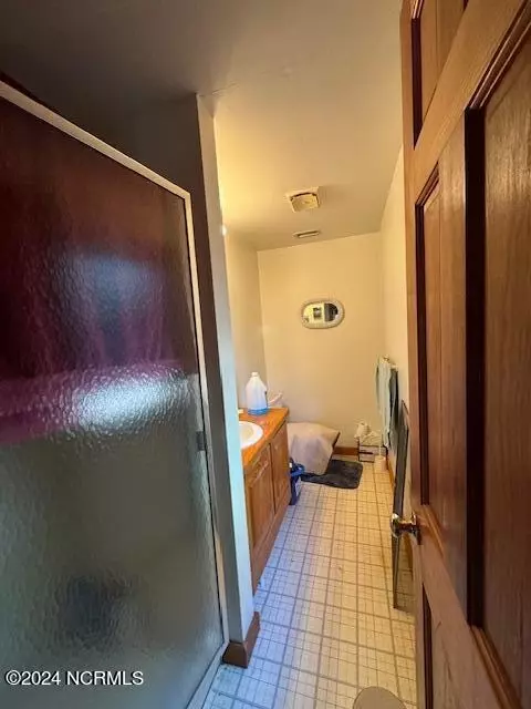 Entry Way - 15 Palmetto Ln, Southern Shores, NC 27949 photo 2 of 3