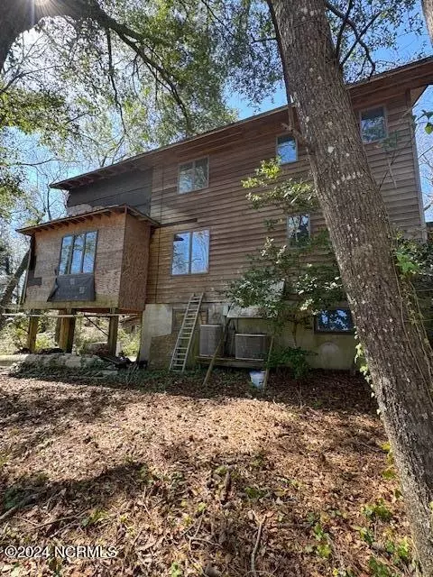 Exterior - 15 Palmetto Ln, Southern Shores, NC 27949 photo 4 of 5