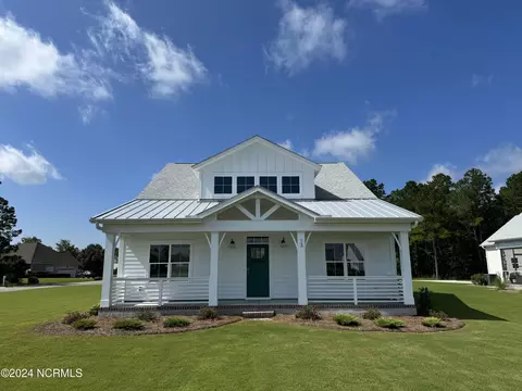 13 W Singing Ave, Hampstead, NC 28443