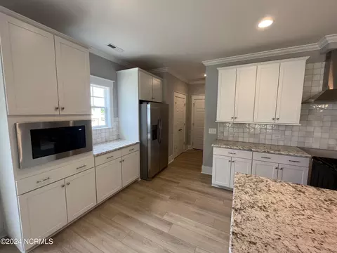 193 Bluebird Ln, Hampstead, NC 28443 photo 8