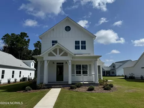 44 W Singing Ave, Hampstead, NC 28443