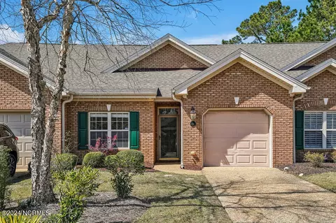 411 Avenshire Ct, Winnabow, NC 28479