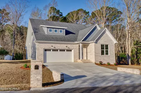 1013 Mill Run Rd, Sneads Ferry, NC 28460