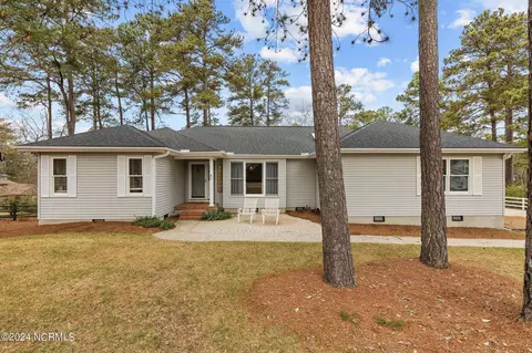 33 Sabbatia Dr, Whispering Pines, NC 28327