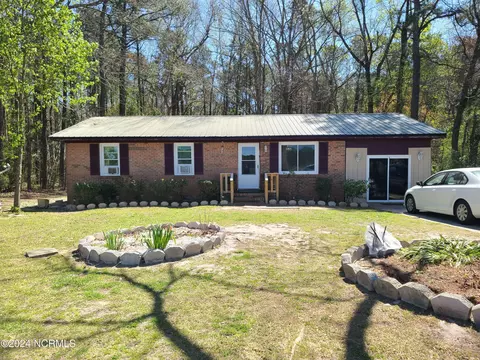 229 British Rd, Kinston, NC 28501