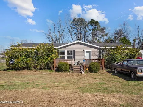 105 Luke Ln, Richlands, NC 28574