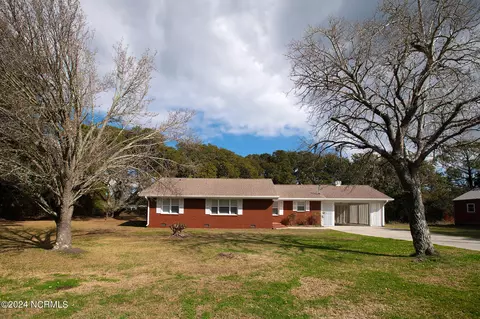 152 Lewistown Rd, Beaufort, NC 28516
