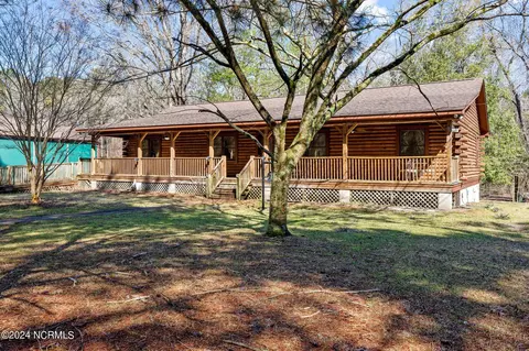 476 W Waterway Dr, Belhaven, NC 27810