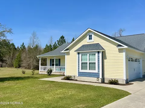 419 Stanford Ct, Maysville, NC 28555