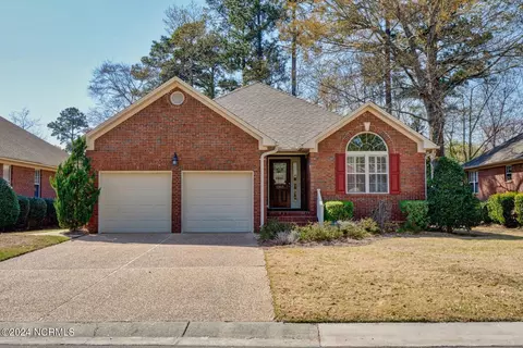 1317 Brookside Gardens Dr, Wilmington, NC 28411