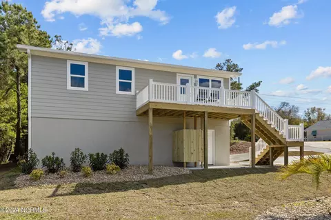 7123 Canal Dr N, Emerald Isle, NC 28594 photo 3