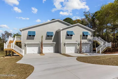 7123 Canal Dr N, Emerald Isle, NC 28594