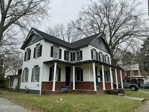210 N Dyer St, Elizabeth City, NC 27909