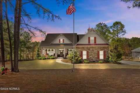 185 Beths Pt, West End, NC 27376