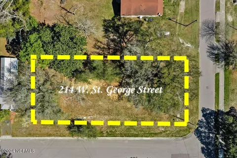 214 W St George St, Southport, NC 28461