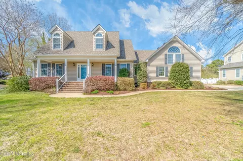 102 Breezewood Dr, Elizabeth City, NC 27909