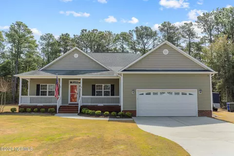 204 Covey Ct, Cape Carteret, NC 28584