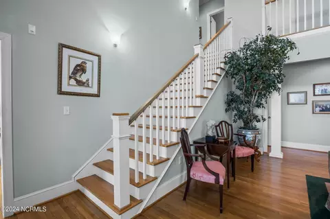 Entry Way - 207 Pamlico Ln, Chocowinity, NC 27817 photo 2 of 2