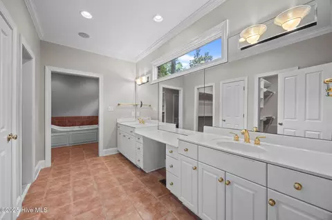Bath - 207 Pamlico Ln, Chocowinity, NC 27817 photo 10 of 16