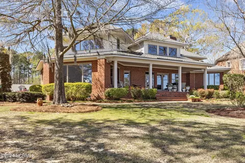 Exterior - 207 Pamlico Ln, Chocowinity, NC 27817 photo 7 of 15