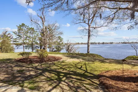 Exterior - 207 Pamlico Ln, Chocowinity, NC 27817 photo 6 of 15