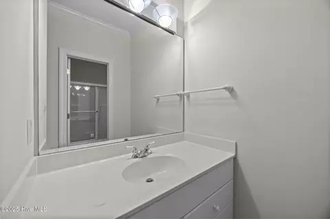 Bath - 207 Pamlico Ln, Chocowinity, NC 27817 photo 15 of 16