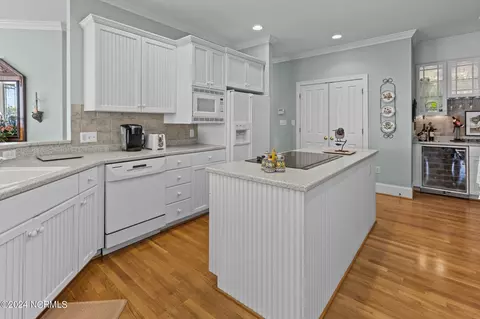 Kitchen - 207 Pamlico Ln, Chocowinity, NC 27817 photo 2 of 8