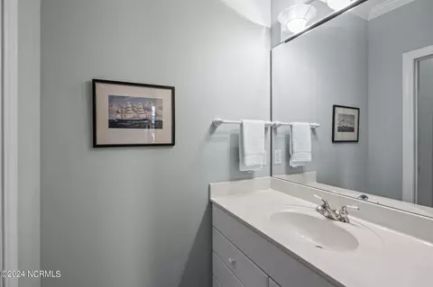Bath - 207 Pamlico Ln, Chocowinity, NC 27817 photo 5 of 16