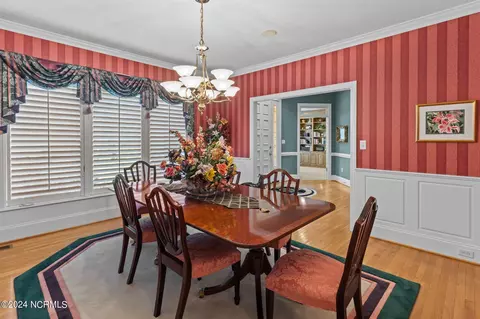 Dining - 207 Pamlico Ln, Chocowinity, NC 27817 photo 2 of 6