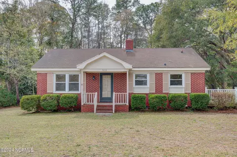 5418 Ridgewood Heights Dr, Wilmington, NC 28403