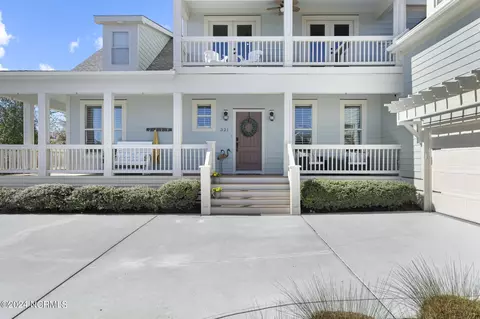 Exterior - 321 E Island View Dr, Hampstead, NC 28443 photo 8 of 30